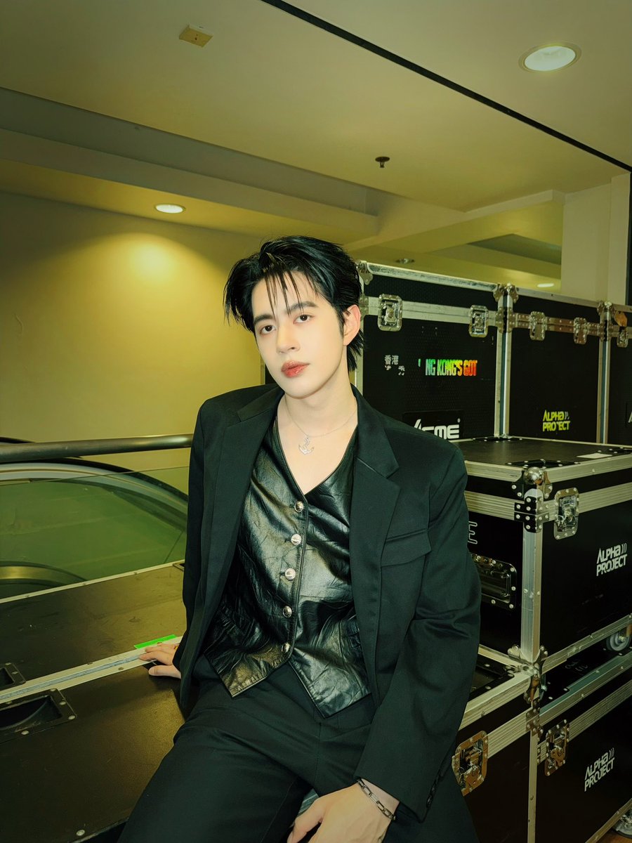 PROXIE_Official's tweet photo. 重慶森林
- #PROXIEGun -

#PROXIE1stFANCONinHK 
#PROXIE1stAsiaTour
#PROXIEth 
#bROTHERSMUSIC https://t.co/DklQy1tCJT