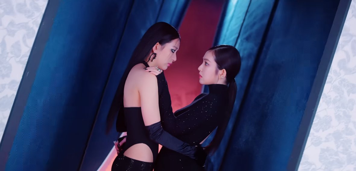 kchartsmaster's tweet photo. 6 years ago today, Red Velvet - IRENE &amp; SEULGI released 'Monster.' https://t.co/BekLYV2UZQ