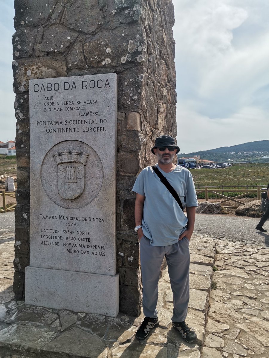 ztaskulak's tweet photo. Dünya'nın bittiği yer denilen ve eski kıtanın karadaki son noktası Cabo Da Roka.
Yalıları ve alışveriş dükkanlarıyla bilinen Sintra ve gelinin çeyizi olan şehir Obidos.
#lisboa, #Cabodaroka, #obidos, #egitimbirsen https://t.co/VqyqZGmkRH