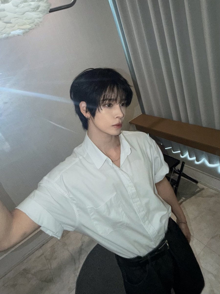 serimirres's tweet photo. ️️️️ ️️️️️️ ️️
Turns out, the best kind of 𝗹𝘂𝘅𝘂𝗿𝘆  isn't always found in the view. Sometimes it's a quiet room, a clean fit, good lighting, and a 𝗺𝗼𝗺𝗲𝗻𝘁 that asks for nothing except to be 𝗹𝗶𝘃𝗲𝗱
️️️️ ️️️️️️ ️️ https://t.co/CGU09a3rqe