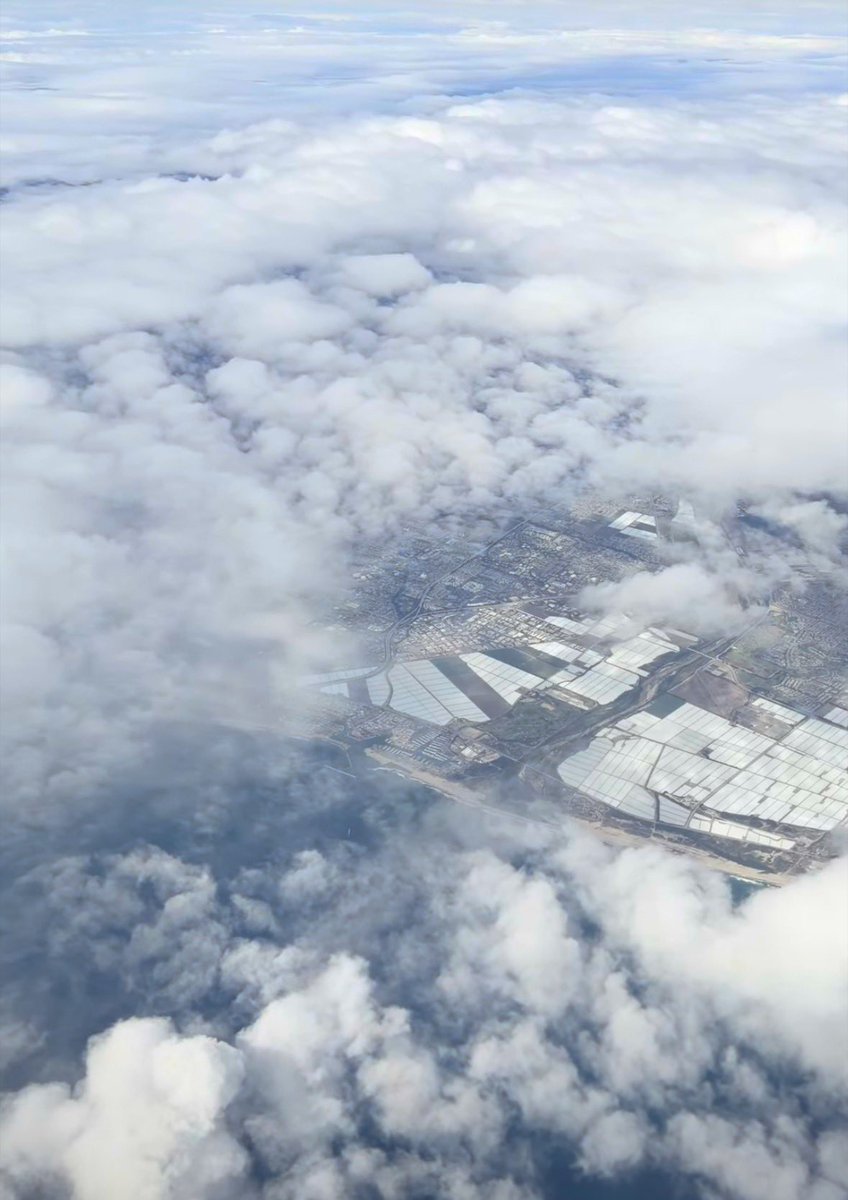 cmbh__'s tweet photo. ☁️✈️ https://t.co/H0NaJMCkkS