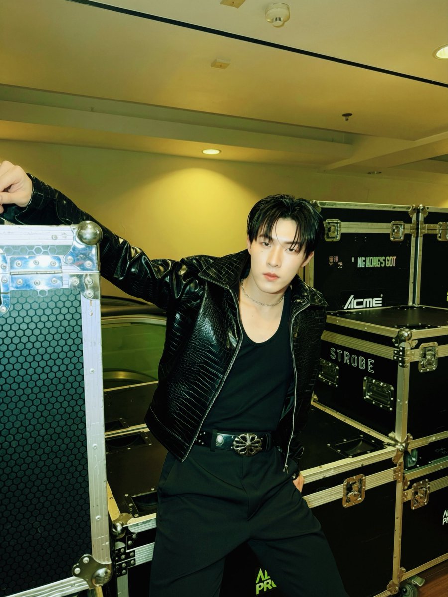 PROXIE_Official's tweet photo. 重慶森林
- #PROXIEKim -

#PROXIE1stFANCONinHK 
#PROXIE1stAsiaTour
#PROXIEth 
#bROTHERSMUSIC https://t.co/U6cXslRrN9