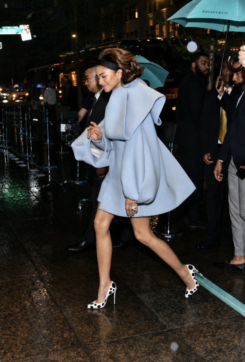 RiyaonXx's tweet photo. Still one of the most breathtaking looks she’s ever served🩵 https://t.co/JbcaUo26K9