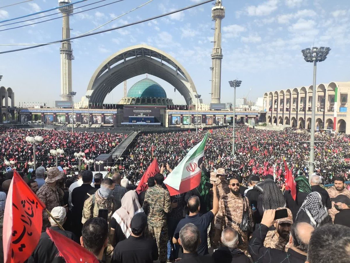 XehraErum's tweet photo. جو اللہ کے لیے جیتا ہے، وہ موت کے بعد بھی دلوں پر حکومت کرتا ہے۔ 🤍
الوداع اے سید، الوداع اے رہبر۔ 🙌💔 https://t.co/xowBaWbCLP