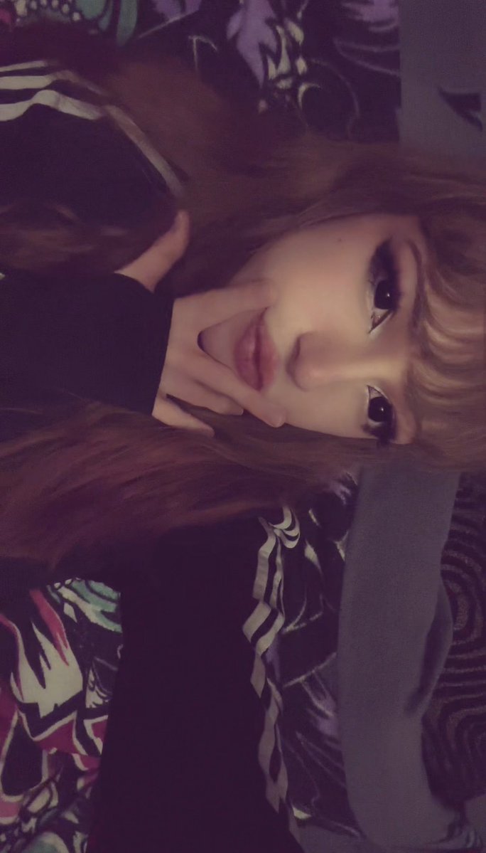 kurwicka's tweet photo. Kto chce mi dac bliczka pisze pv! 😈 #findom #bdsm #suka #blik #paypal https://t.co/2SFhKzReXo