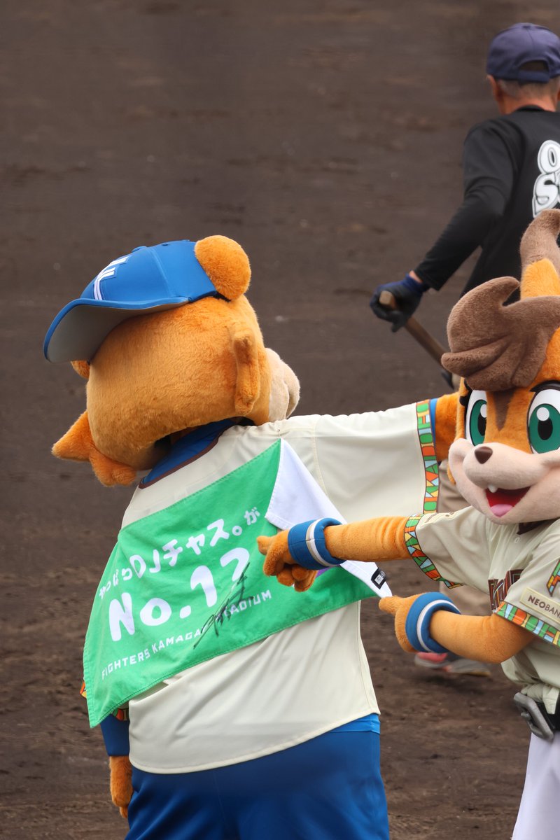 es_con_ni_kayou's tweet photo. 2026/07/05
タオルの宣伝も忘れないもんねえらいね
#カビー https://t.co/eY8PGe0vJD