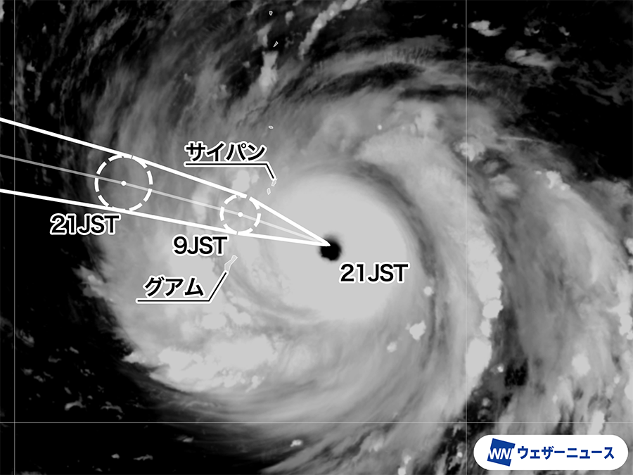 wni_jp's tweet photo. 【台風情報】
7月5日(日)21時現在、大型で猛烈な台風9号(バービー)はマリアナ諸島を西進中。中心気圧910hPa、最大瞬間風速80m/sと推定され、まもなくグアムやサイパンで猛烈な嵐となる見込み。
週後半には沖縄・先島諸島に接近する可能性が高まっていて、警戒が必要です。
https://t.co/A5MMpLVk4Y https://t.co/oRkncXrDPB