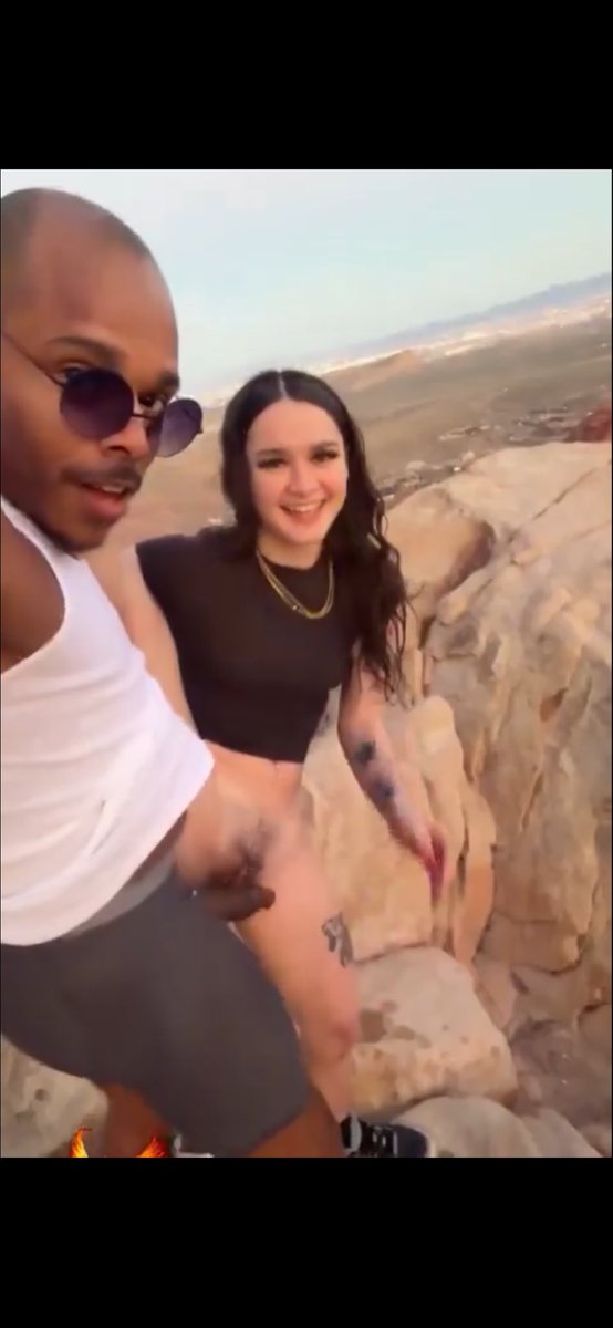 bigpunnn005's tweet photo. @PrincessQ69 Anyone who these two are? https://t.co/krNMUpusmM