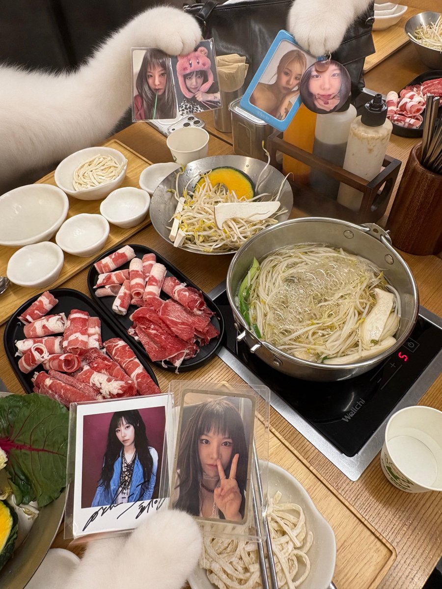 muwiou's tweet photo. 휜얘 마니담아야지 휘인 파이팅 https://t.co/7dhBADJKkJ