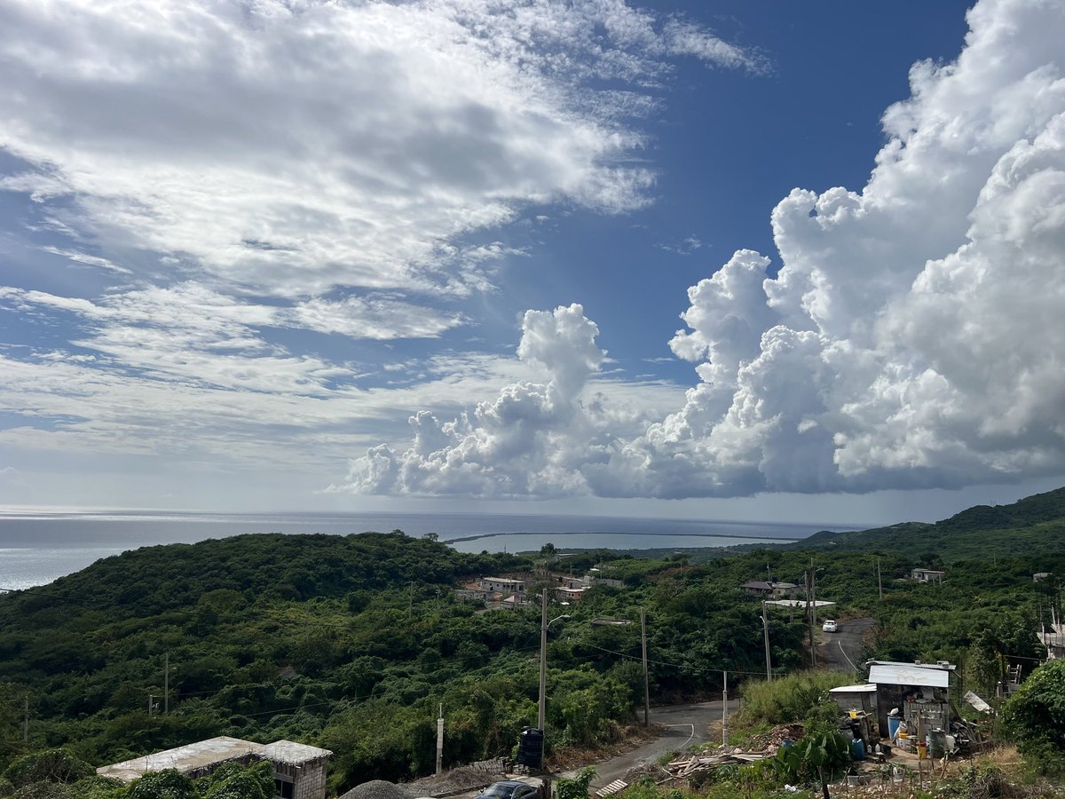 DalveyG's tweet photo. Unuh can never make me hate NHT.
A single NHT plus NHT 2.5 million home improvement buy the land and build this.
45 minutes from Kingston.
Expand your horizons. https://t.co/Gz2ET5HRWf