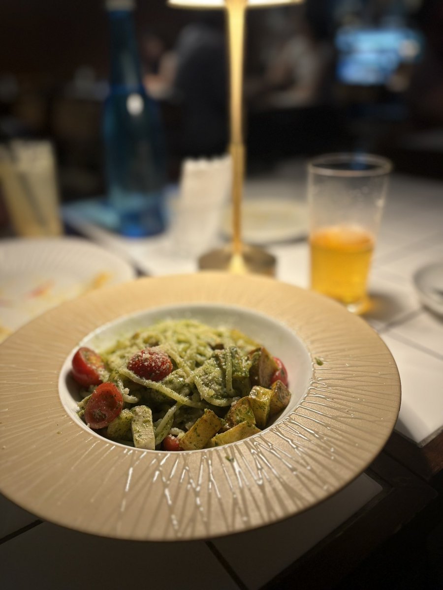 suchmosai's tweet photo. ライブの時は食も楽しみ😋 https://t.co/6azBKt4Lhj