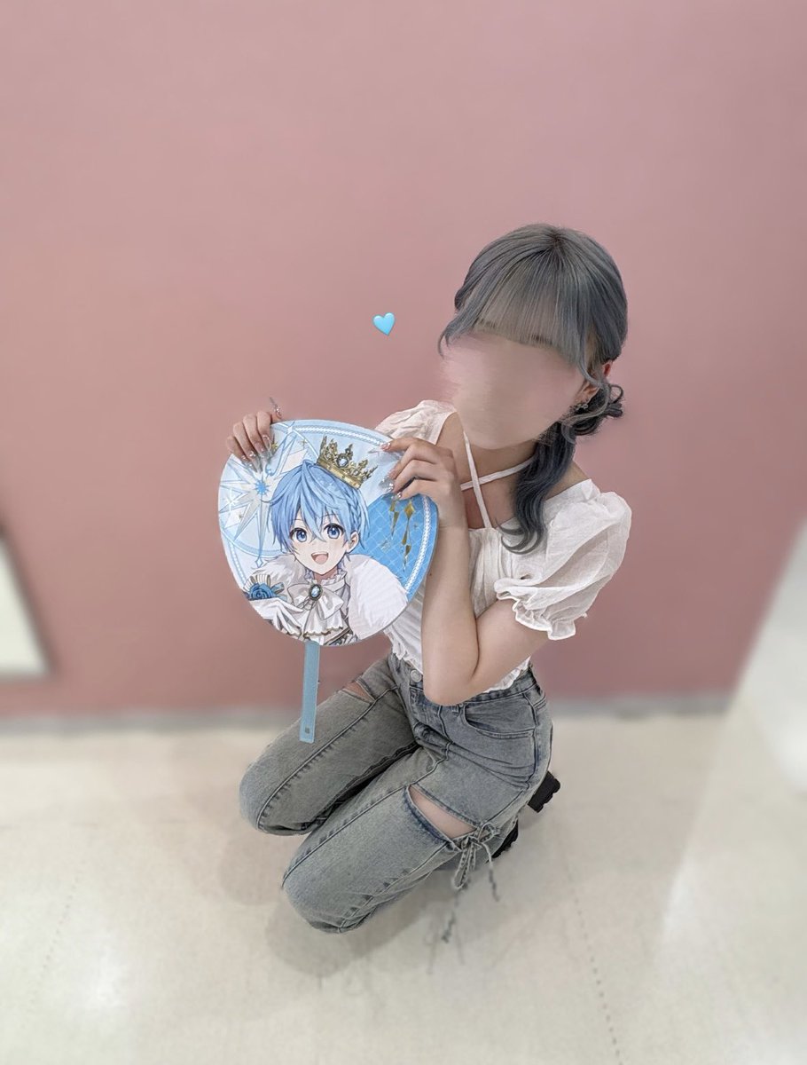 Aya_yagi56's tweet photo. 大阪公演おつぷりでした🩵⟡.·

これから先もずっと1番大好きな君の隣にいさせてね.⋆𝜗𝜚.†⋆

#ころんくん  #すとぷり10周年ライブ https://t.co/berGFbKCam