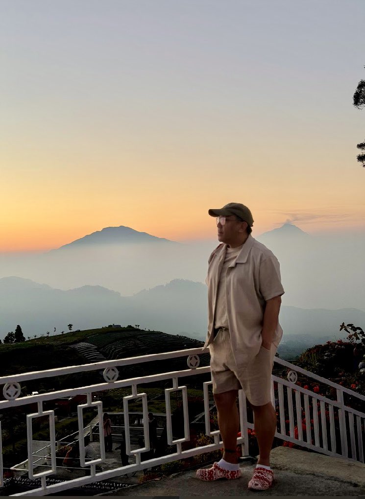 houseofcouture's tweet photo. Sunrise at Silancur Highland... https://t.co/1899P20bNa