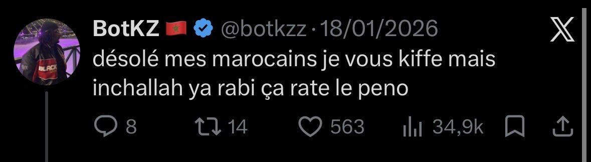 77jcp's tweet photo. @botkzz Au cas où il est pas marocain ce gros porc. Par contre il rêve de l’être comme énormément de gens https://t.co/sMLItKdYOS