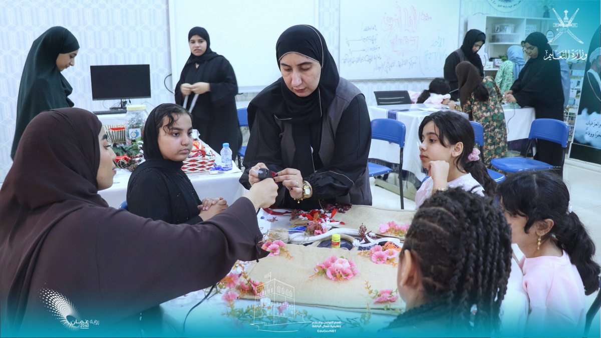 EduGovNBT's tweet photo. بدأت اليوم أولى محطات الأسبوع الثاني من فعاليات البرنامج الصيفي لطلبة المدارس #صيفي_تعلم_وابتكار بـ #تعليمية_شمال_الباطنة، وسط تفاعل الطالبات المشاركات في ورش تفاعلية وإنتاجية تسهم في تنمية مهاراتهن وصقل مواهبهن في مجالات متنوعة. https://t.co/svJXRATTQE