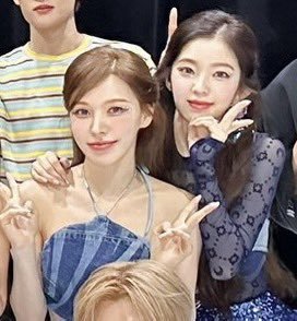 wenrenesnitch's tweet photo. 240705 Wendy and Irene 🩵🩷
#wenrene https://t.co/EPlrdxru7p