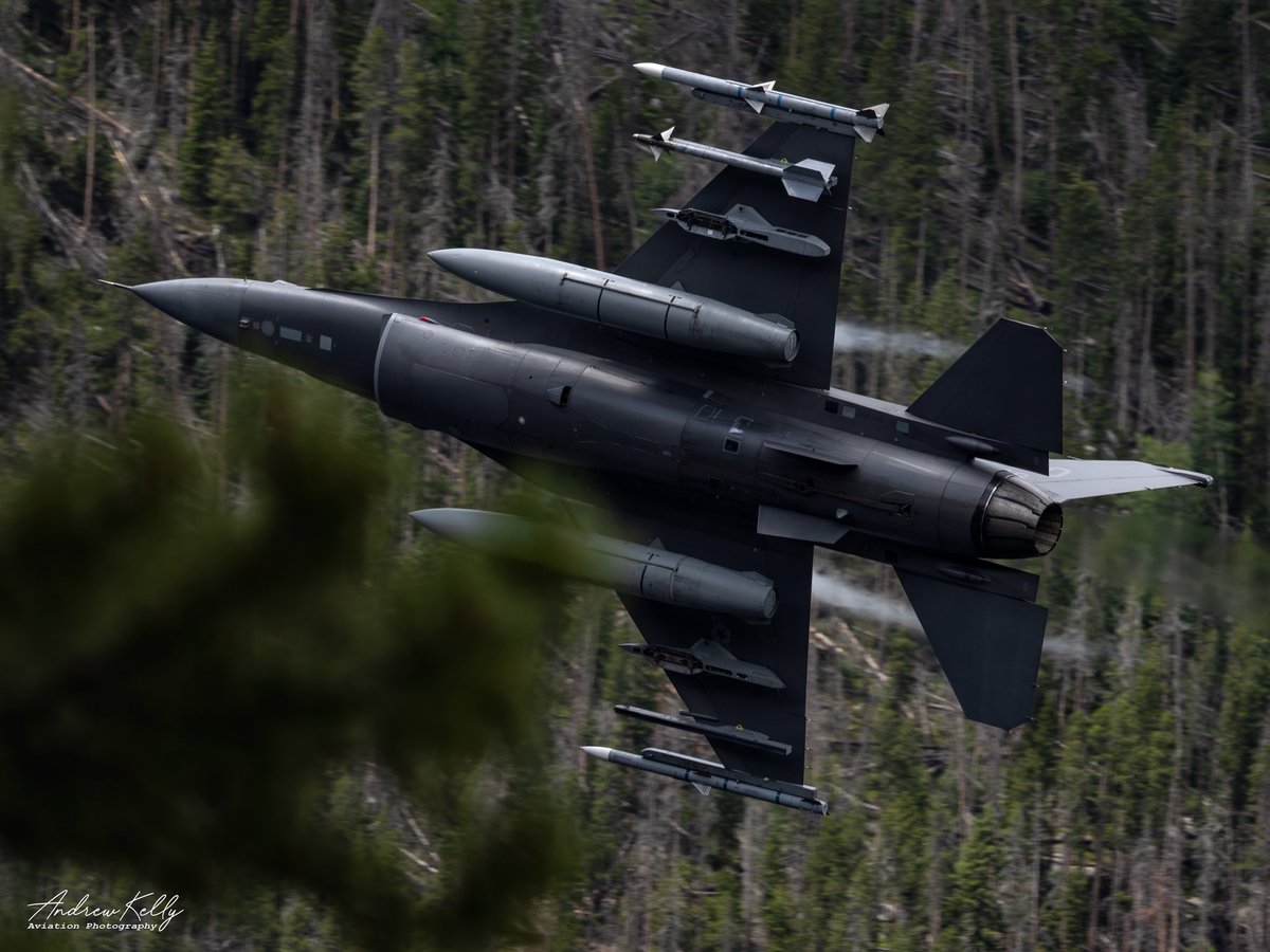 andrewkphotos's tweet photo. The past 3 years of July 4th F-16 flyovers that I’ve shot in Colorado https://t.co/gx2S08KYUH