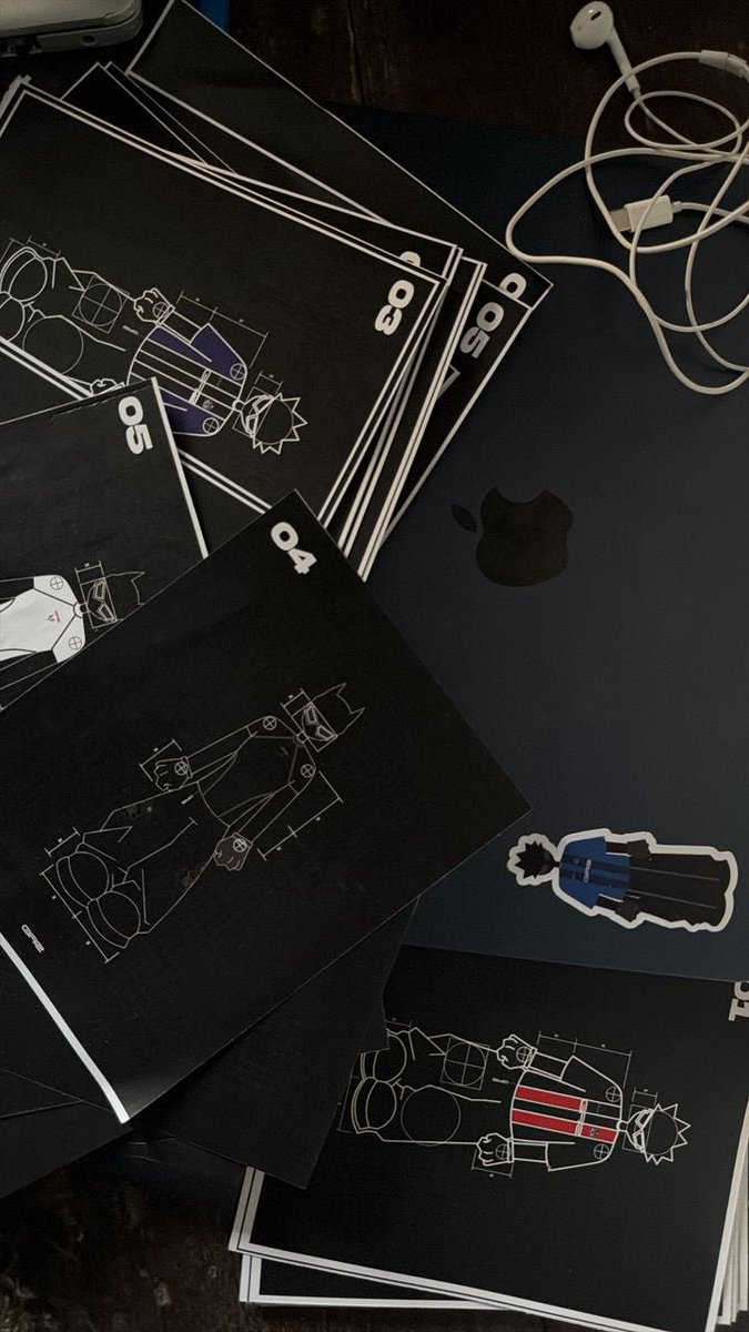promisethevln's tweet photo. packaging cards + packaging bag design by me for baz https://t.co/IGL2zuZz0s