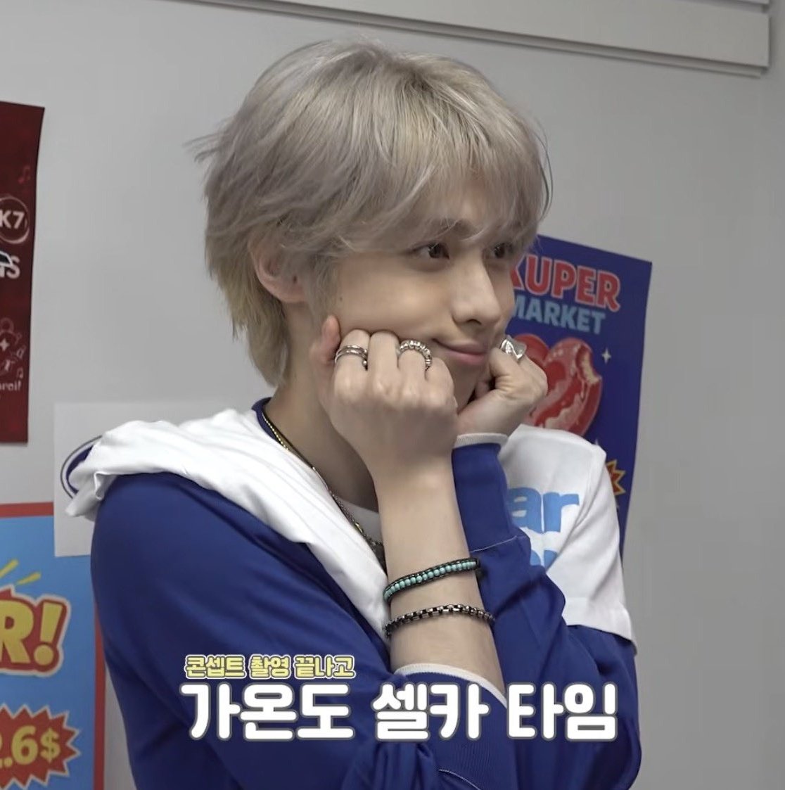 ohmy7ron's tweet photo. 온카엘이요 https://t.co/0gJqAzUuLs