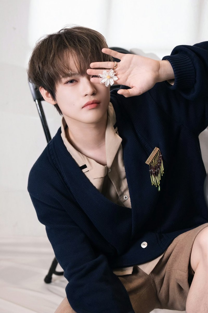 nct_menfess's tweet photo. Maha dahsyat... Chenle cakep banget, sayang. 😭🩵 Lagi-lagi dikasih photoshoot cakep😍😍 Penutup yg sempurna dari lele buat hari ini. Good night, Lele. Sleep well. 💚
https://t.co/ey1dOfU6Ks
