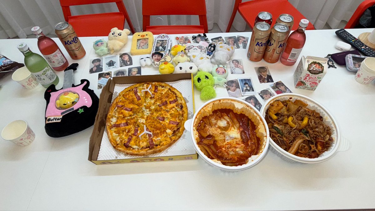 mcchmii's tweet photo. 재..세시..! 재세시…  크흠.! 큼…. https://t.co/UJVhOfTNzw