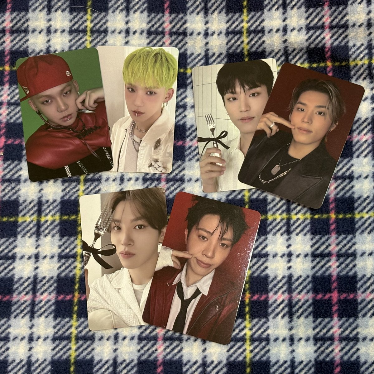 trsuremakerie's tweet photo. still up for grabs! 
member set for ₱220 nalang https://t.co/6Rei8ePDMR