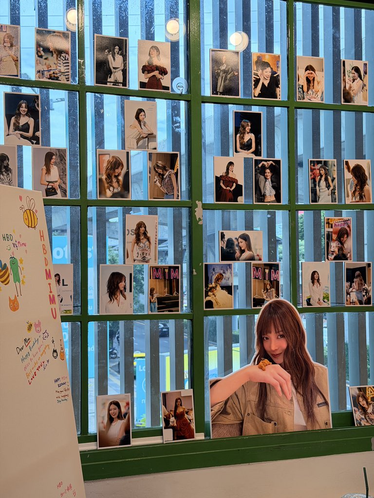 mimudotp's tweet photo. ขอบคุณสำหรับโปรเจคนี้มากๆเลยนะคะ ขอบคุณที่ทำให้แอมมิเรย์รู้จักมิ้มมากขึ้น ผ่านเส้นทางการเติบโตของเด็กหญิงปัณฑิตา เราดีใจมากๆเลยที่ได้เจอแอมมิเรย์ทุกคนที่มาดูโปรเจค รวมถึงที่ไปรอบเช้าด้วย แอบไปเซอร์ไพร์ส ดีใจนะคะที่ได้เจอกันอีก ขอบคุณพี่ๆบ้านเดี่ยว และทุกๆบ้านที่มีส่วนในการสร้างโปรเจคน่ารักๆแบบนี้ขึ้นมาน้า (มีน้ำตา) พอได้ย้อนกลับไปมองตัวเองก็ดีใจที่เติบโตมาอย่างดี ได้เห็นเส้นทางในวงการ ตั้งแต่มือสั่น ตัวสั่น จนวันที่เริ่มยืนได้ด้วยตัวเอง ได้เห็นมุมมองของคนที่รักเรา ตั้งใจถ่ายรูป ตั้งใจมารอ เราชมตลอดว่าแอมมิเรย์ถ่ายรูปสวยมากๆเลย ขออนุญาตปล้นรูปตลอดไปเลยน้า รักมากๆนะคะ อยู่เดินทางไปด้วยกันเรื่อยๆเลยนะ💌🤍

#Journeyofmimu26th