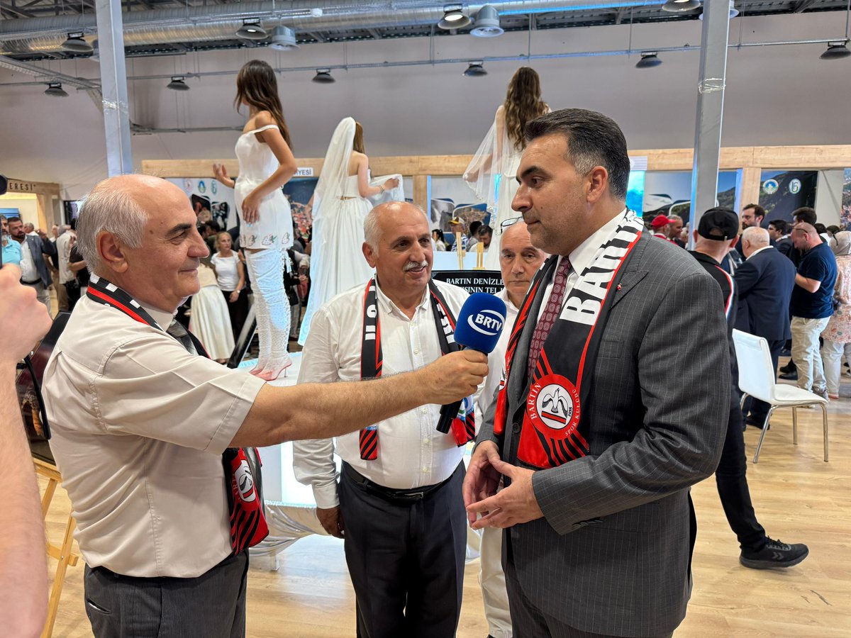 Hibrahimkursun's tweet photo. 📍İstanbul Atatürk Havalimanı Millet Bahçesi

Doğası, tarihi ve köklü kültürüyle ülkemizin önemli şehirlerinden Bartın’ımızın değerlerini İstanbullularla buluşturan Bartın Tanıtım Günlerine, önceki dönem Adalet Bakanımız Yılmaz Tunç ile birlikte katılım sağladık.

Birlik ve beraberliğimizi pekiştiren, kültürel mirasımızı yaşatan bu anlamlı organizasyonda emeği geçen herkese teşekkür ediyor, tüm Bartınlı hemşehrilerimize gönülden selam ve muhabbetlerimi iletiyorum. 💐