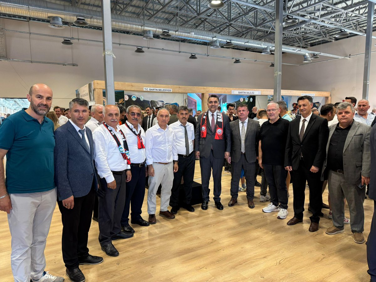 Hibrahimkursun's tweet photo. 📍İstanbul Atatürk Havalimanı Millet Bahçesi

Doğası, tarihi ve köklü kültürüyle ülkemizin önemli şehirlerinden Bartın’ımızın değerlerini İstanbullularla buluşturan Bartın Tanıtım Günlerine, önceki dönem Adalet Bakanımız Yılmaz Tunç ile birlikte katılım sağladık.

Birlik ve beraberliğimizi pekiştiren, kültürel mirasımızı yaşatan bu anlamlı organizasyonda emeği geçen herkese teşekkür ediyor, tüm Bartınlı hemşehrilerimize gönülden selam ve muhabbetlerimi iletiyorum. 💐