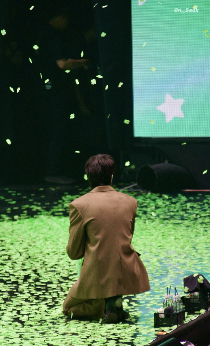 only_wooseok91's tweet photo. 260705 
내 가나디 뒷모습도 귀여워,,🥹

#변우석 #ByeonWooSeok #TheSecretLibrary_in_Seoul https://t.co/vDKrhRVMIO