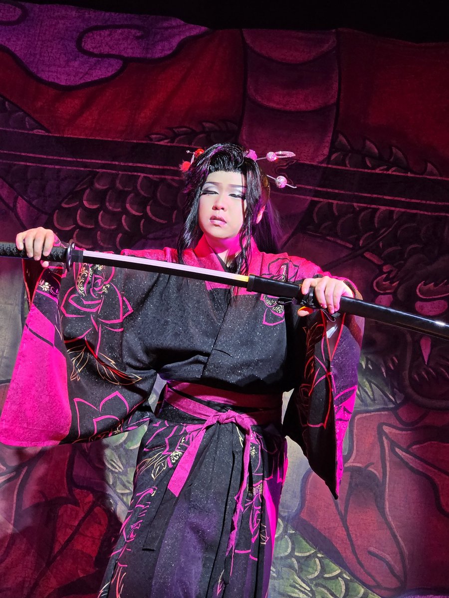 Masatono1117's tweet photo. 7月５日篠原演芸場チーム劇龍お嬢魔裟斗の日プレゼントされたお着物袴で https://t.co/zZ942HjohX