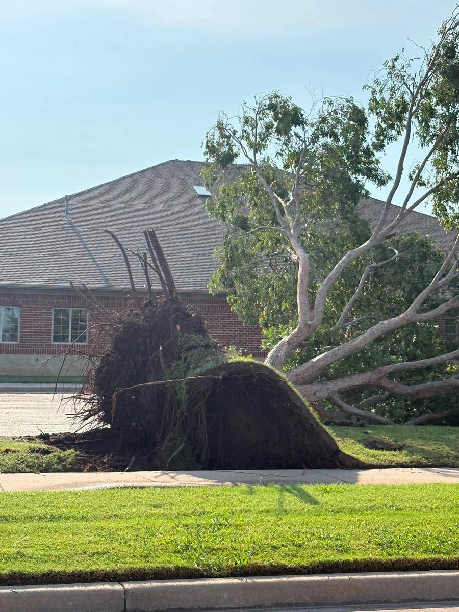 Smittys_cards's tweet photo. @NWSNorman https://t.co/SHG3xUfbTm