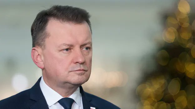 Wgrafka's tweet photo. Pokuratura Okręgowa przedstawiła zarzuty dwóm osobom za pomoc w ujawnieniu fragmentów wojskowego planu obronnego Polski "Warta".
Piotr Z. i Agnieszka G. nie przyznali się do winy.
Mariusz Błaszczak jest oskarżony o przekroczenie uprawnień, co może skutkować karą do 10 lat więz https://t.co/4aOHEenT7u