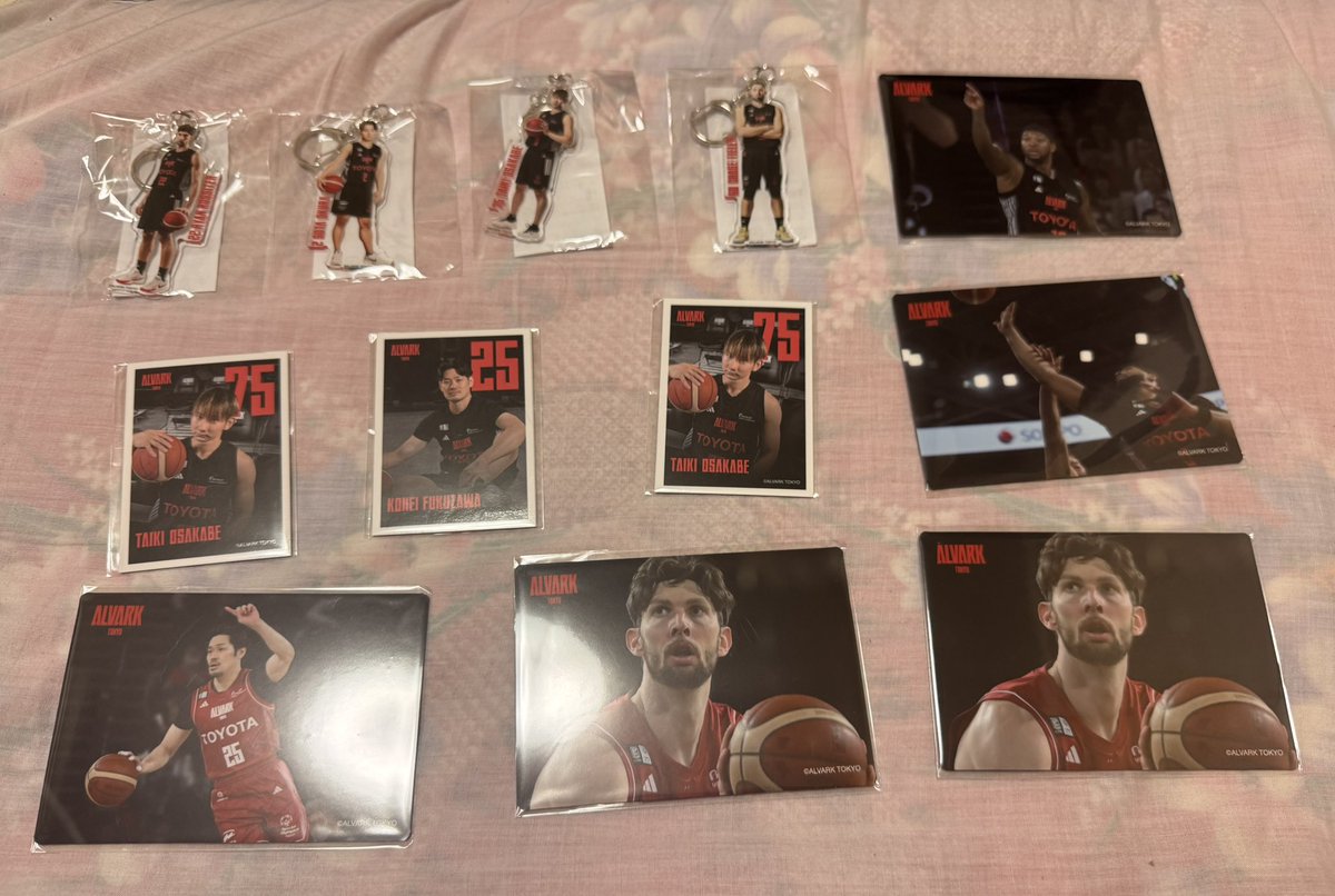 z_y_h_n's tweet photo. アルバルク東京推しくじVol.2

《譲》
C賞＝2・22・60・75

D賞＝0・17・22×2・25

E賞＝25・75×2

《求》定価orザック https://t.co/TjLilkuBwh