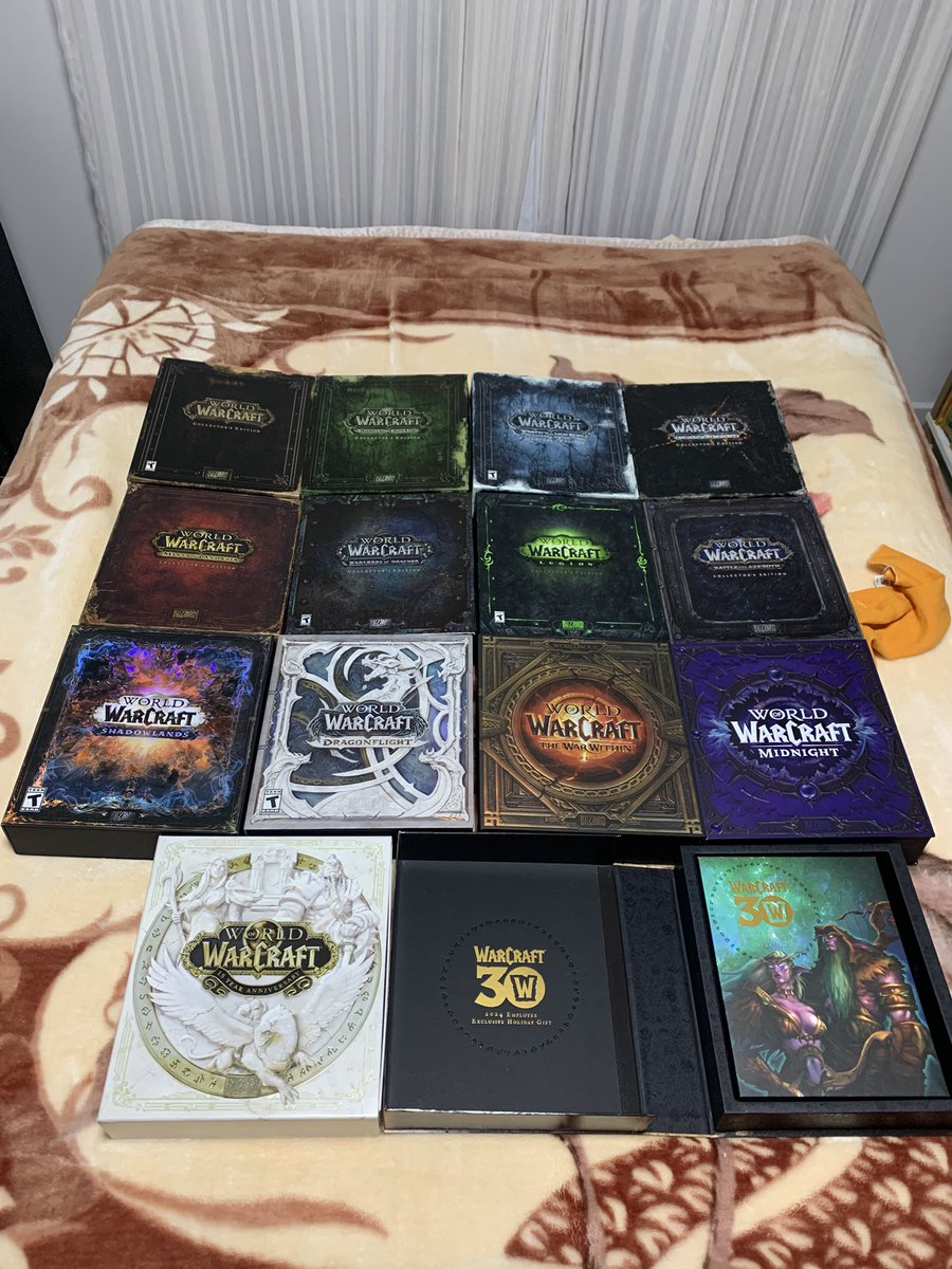 chrystoffer's tweet photo. #colecao das edições de colecionador de #worldofwarcraft completa! Com as duas box comemorativas de 15 anos de #worldofwarcraft e 30 anos de #warcraft https://t.co/2jHIXiTLVI