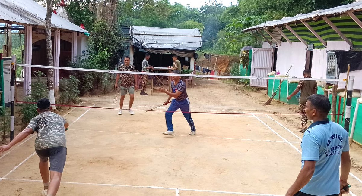 2Diphu's tweet photo. Jawans of 20 Bn CRPF at Jiribam, Manipur unwind after a long day by playing their favourite games—badminton, football and carrom. Helping them beat stress, boost coordination and share moments of fun. 🇮🇳💪 #CRPF #Manipur #Jiribam #Fitness #MoraleBoost https://t.co/RV5Pg5tNaY