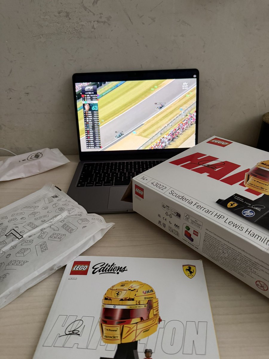 forz44lewis's tweet photo. okay time to log in and start playing with my birthday present 🫡 https://t.co/ueANZoY08M