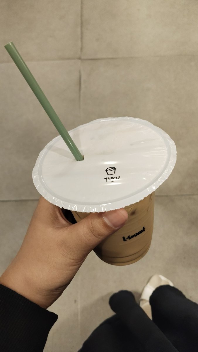 nabilafawnur's tweet photo. not coffee addicted but this one ✨LEGIT✨🤌

call me norak karna baru nyoba tuku. First impression pesen less sweet, tetep suka omg. 

**matchalover ini mulai suka coffee juga ternyata hihihi (efek menghadapi toddler) https://t.co/M6lgSF6cGZ