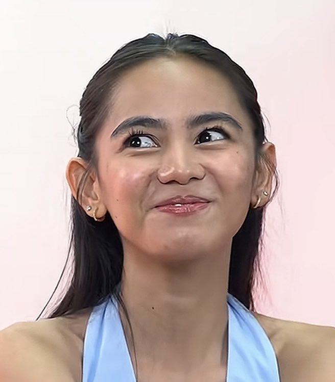 0rangehibiscus's tweet photo. no shade but mas angry bird nga to😂 https://t.co/k40YwTqK3B