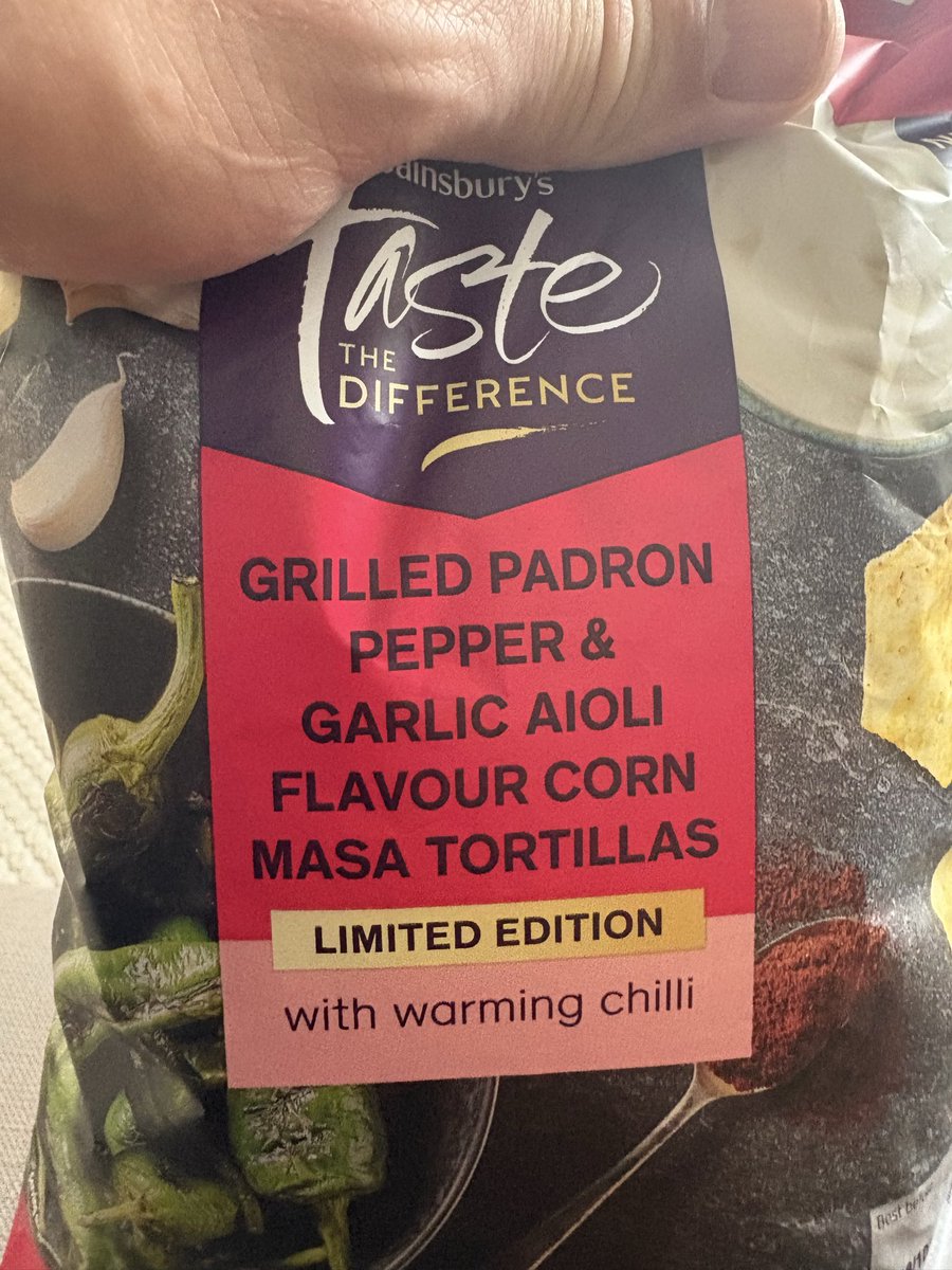 RossEndersonAFC's tweet photo. Might just be the most elite flavoured packet of crisps I’ve ever seen https://t.co/1zEMEScEgM