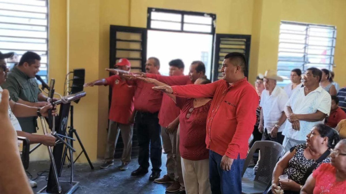 PRITabasco's tweet photo. Mirella Hernández Arias y Jesús Manuel Jiménez Javier rindieron protesta como presidenta y secretario general del PRI en Paraíso. 

🔴 Miguel Barrueta llamó a fortalecer la unidad y reorganizar al partido

https://t.co/XLmtECQ1MS https://t.co/n1cI42GmBQ