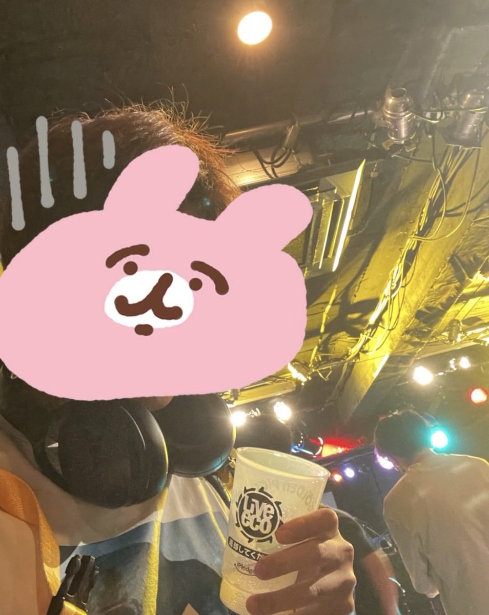 nandemoya800000's tweet photo. 活動ファイルvol.3 
ヲタ芸サークルのカメラ補助
今日は新潟大学ヲタ芸サークル天ノ河さんからイベントにおける人手不足の旨を聞き、撮影補助として裏方をしてきました‼️
ヲタ芸サークルの皆様。今日は何でも屋サークルをご活用いただきありがとうございました😊
#ANIBOX https://t.co/W3DhHAHRYC