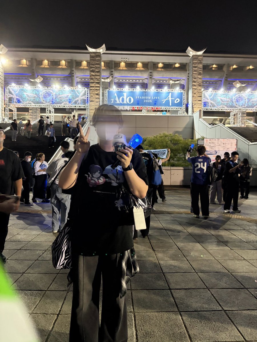 nwv_zh's tweet photo. ほんとに2日間最高すぎた！！
2日ともライブ終わり涙耐えれなかったし演出も凄かった！！
会いたかった人にも沢山会えて良かった！会ってくださった方々ありがとうございました！🙇🏻‍♀️"
#Ado_Ao https://t.co/68J3vu3dQu