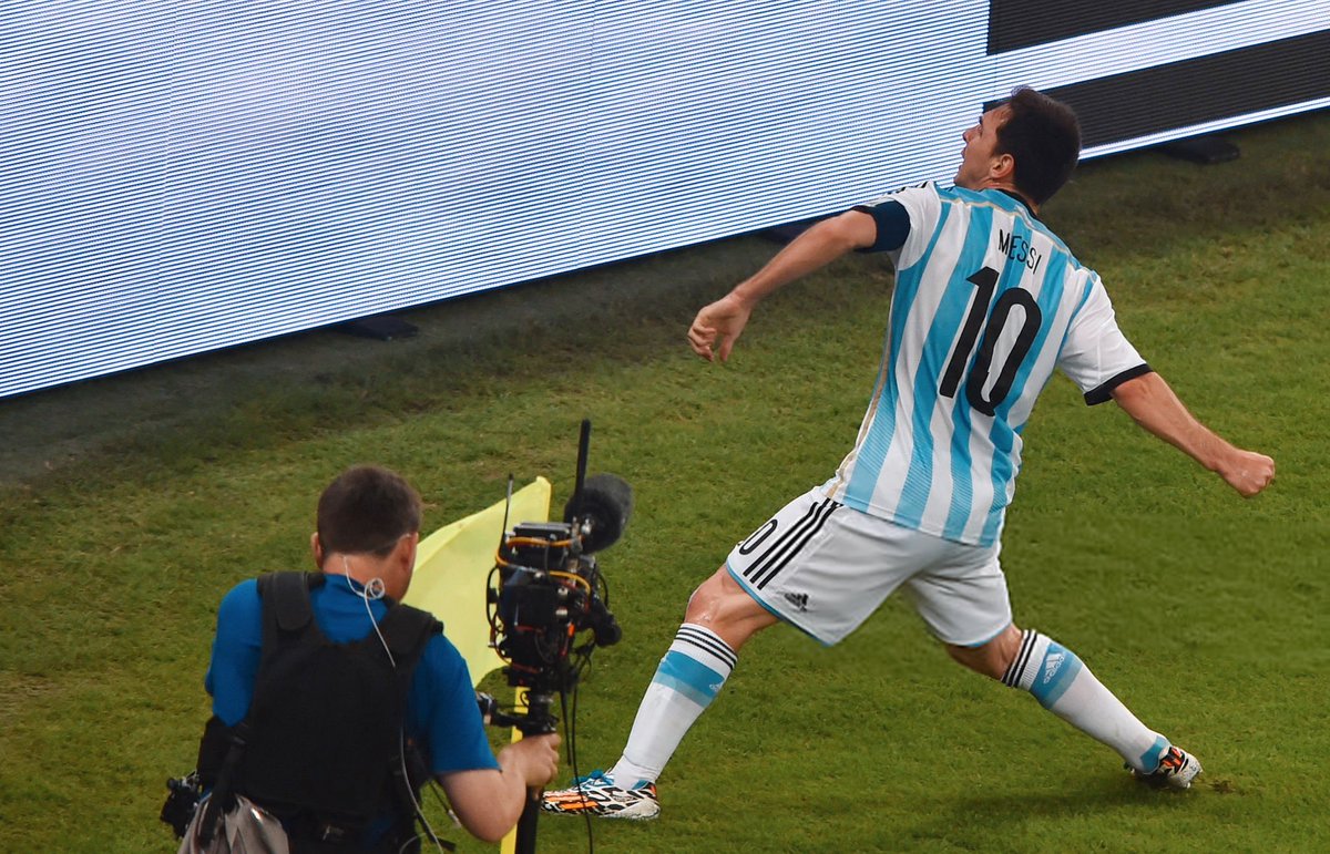 EditsBoke's tweet photo. Los 20 goles en mundiales, en fotos.

No hace falta decir de quien, porque es el único. https://t.co/IA4Fa1T28x