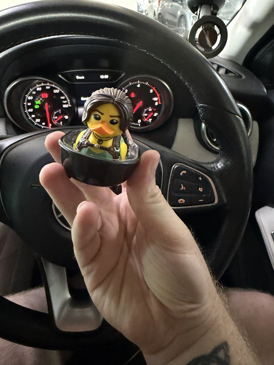 JamieCGames's tweet photo. Snatched as soon as I saw them 🥳😏

The mini figure will now go on continuous adventures with me in the car 🔥 https://t.co/CPFZiOICqm