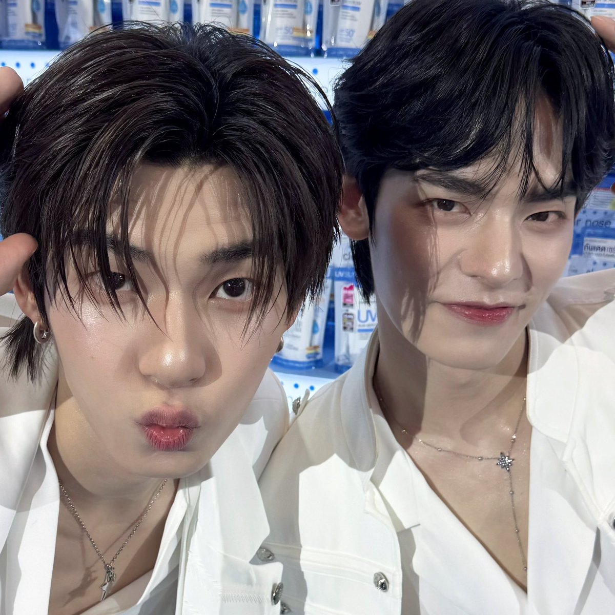 teeblep's tweet photo. one bite and they’re both gone https://t.co/HznHLg9VMs