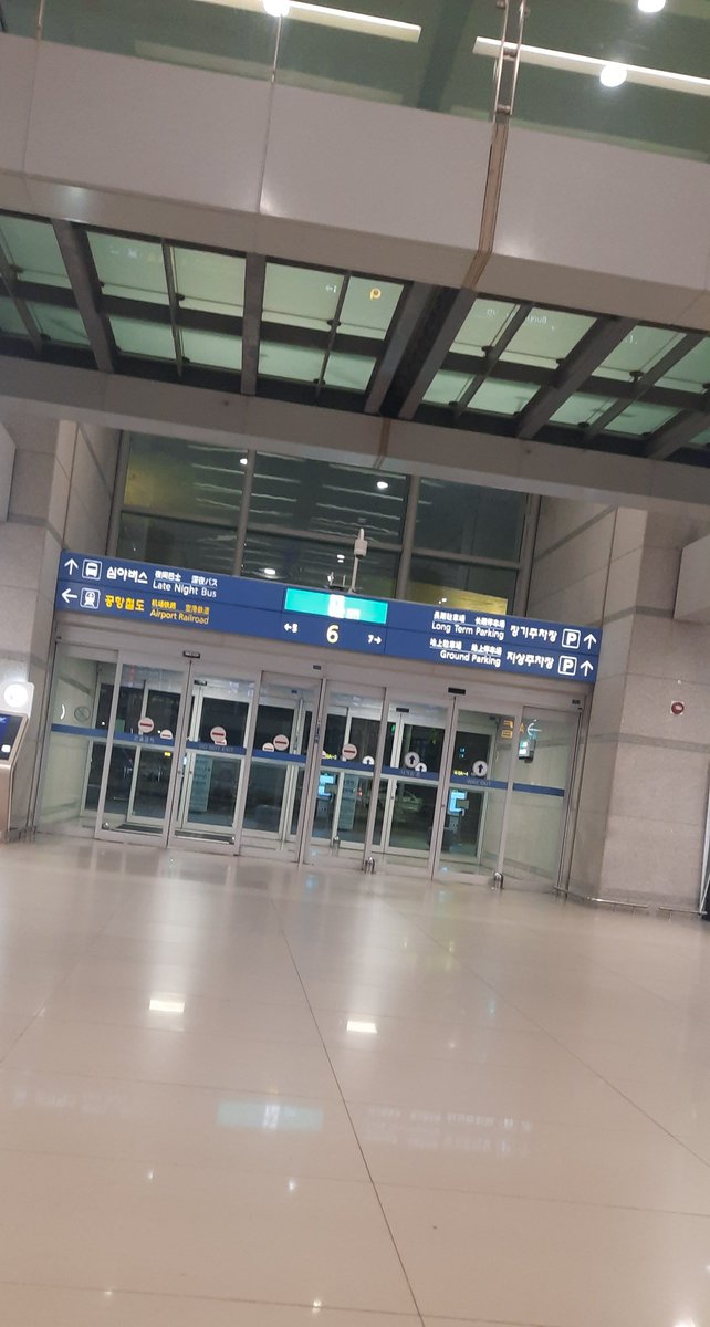 NiMozINee's tweet photo. Home from 🇰🇷
Fell in love with that country 💕
I can finally say it's not just because of Kpop but genuinely because of everything i have experienced. 

This also serves as proof of life post 🙏🏻🥰🤗

#MnemoTravels
#LifeUpdate
#withCasspape https://t.co/F1TWy9vYhp