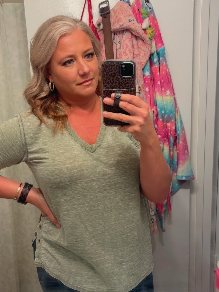 DebraLewisX's tweet photo. What would you do if I flash you in public? https://t.co/2GAVBp5JQU https://t.co/aZAgcVyVtg