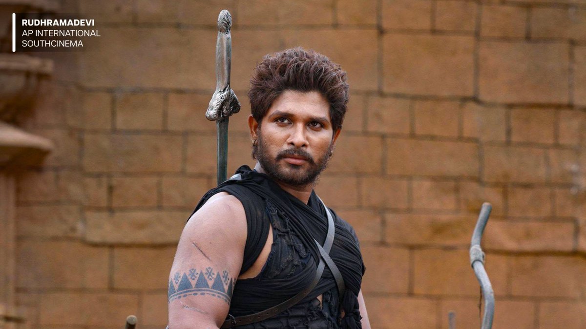 PrimeVideoIN's tweet photo. small role big impact ft. @alluarjun🔥 https://t.co/KAI9K2tDsz