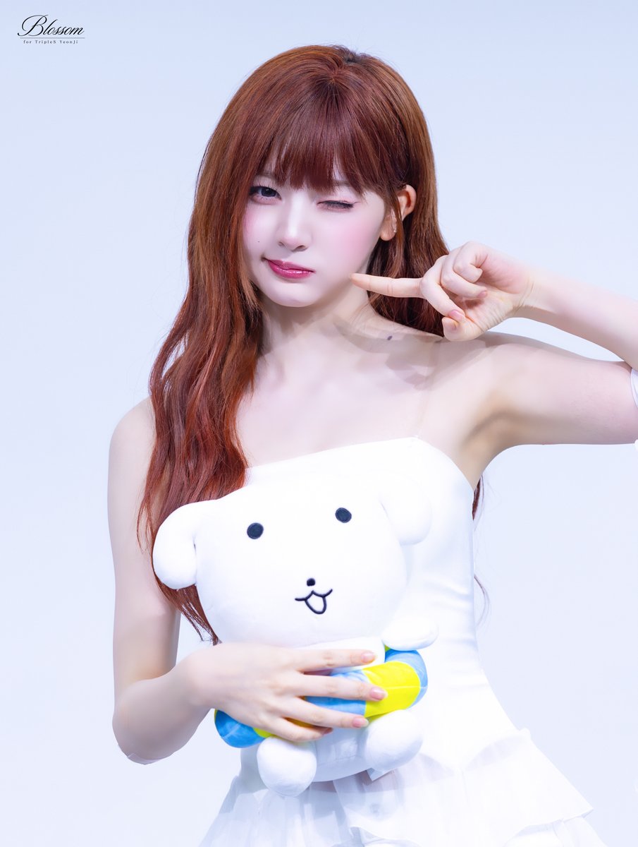 Blossom_0108's tweet photo. 260703

넘 예쁘세요

#트리플에스 #TripleS #곽연지 #YeonJi https://t.co/Q3OonhiK4s
